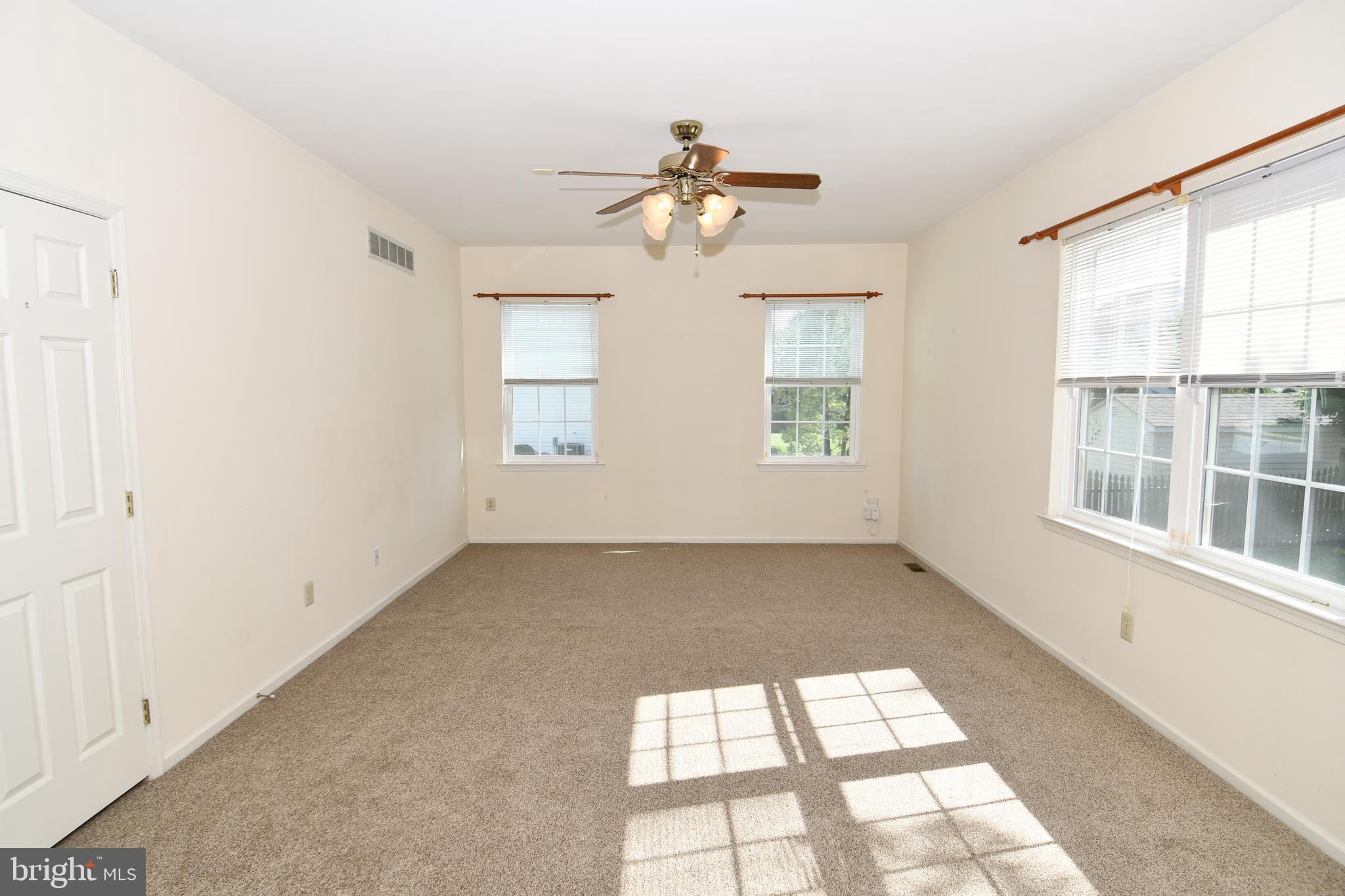 6 Almond Road Burlington, NJ 08016 - Photo 5 of 34 Gallery Image 5