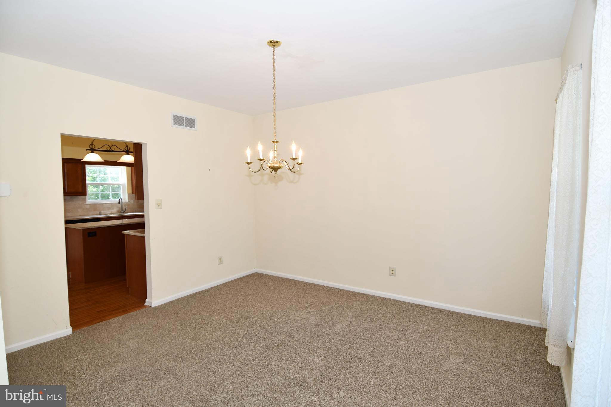 6 Almond Road Burlington, NJ 08016 - Photo 6 of 34 Gallery Image 6