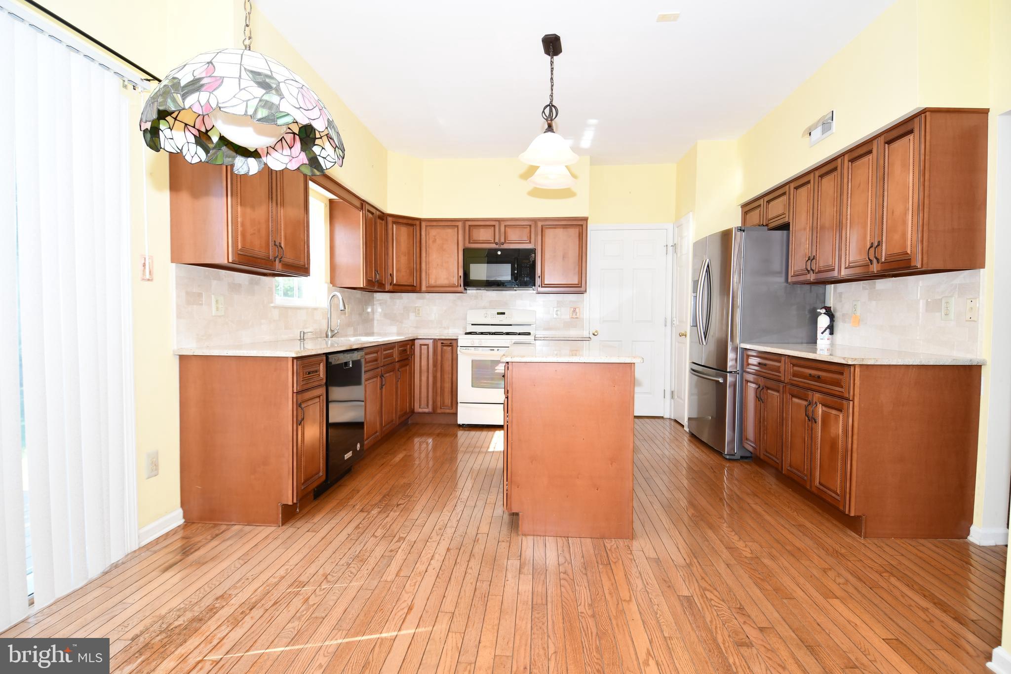 6 Almond Road Burlington, NJ 08016 - Photo 8 of 34 Gallery Image 8