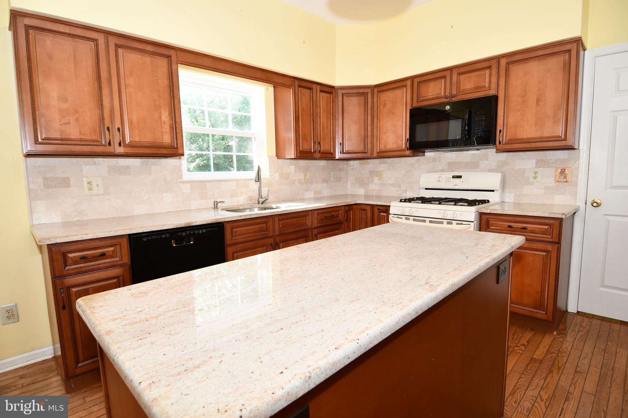 6 Almond Road Burlington, NJ 08016 - Photo 10 of 34 Gallery Image 10