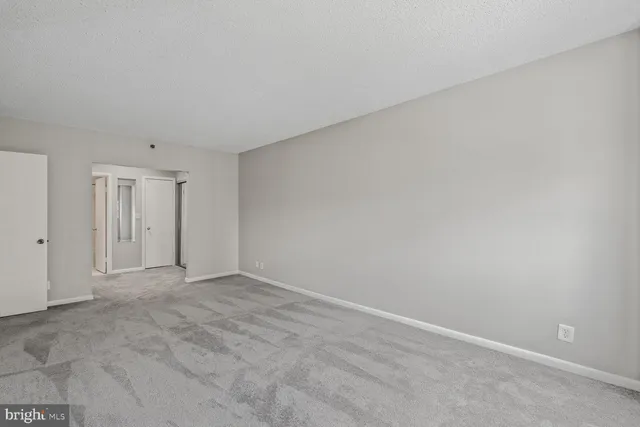 $2,350 | 5501 Seminary Road, Unit 1502S, Falls Church, VA 22041