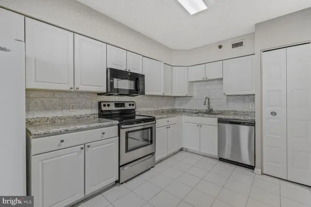 $2,350 | 5501 Seminary Road, Unit 1502S, Falls Church, VA 22041