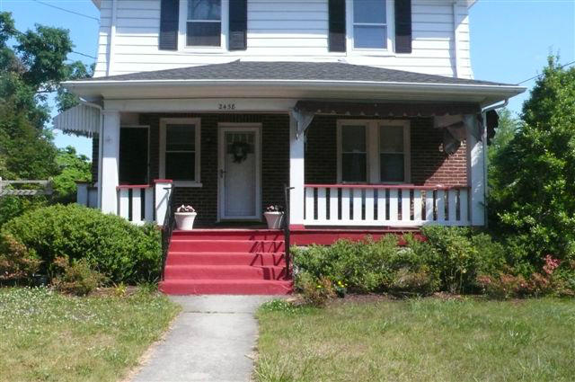 2438 Montvale Road Southwest Roanoke, VA 24015 - Photo 2 of 36 Covered front porch