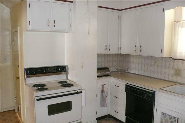2438 Montvale Road Southwest Roanoke, VA 24015 - Photo 15 of 36 Kitchen
