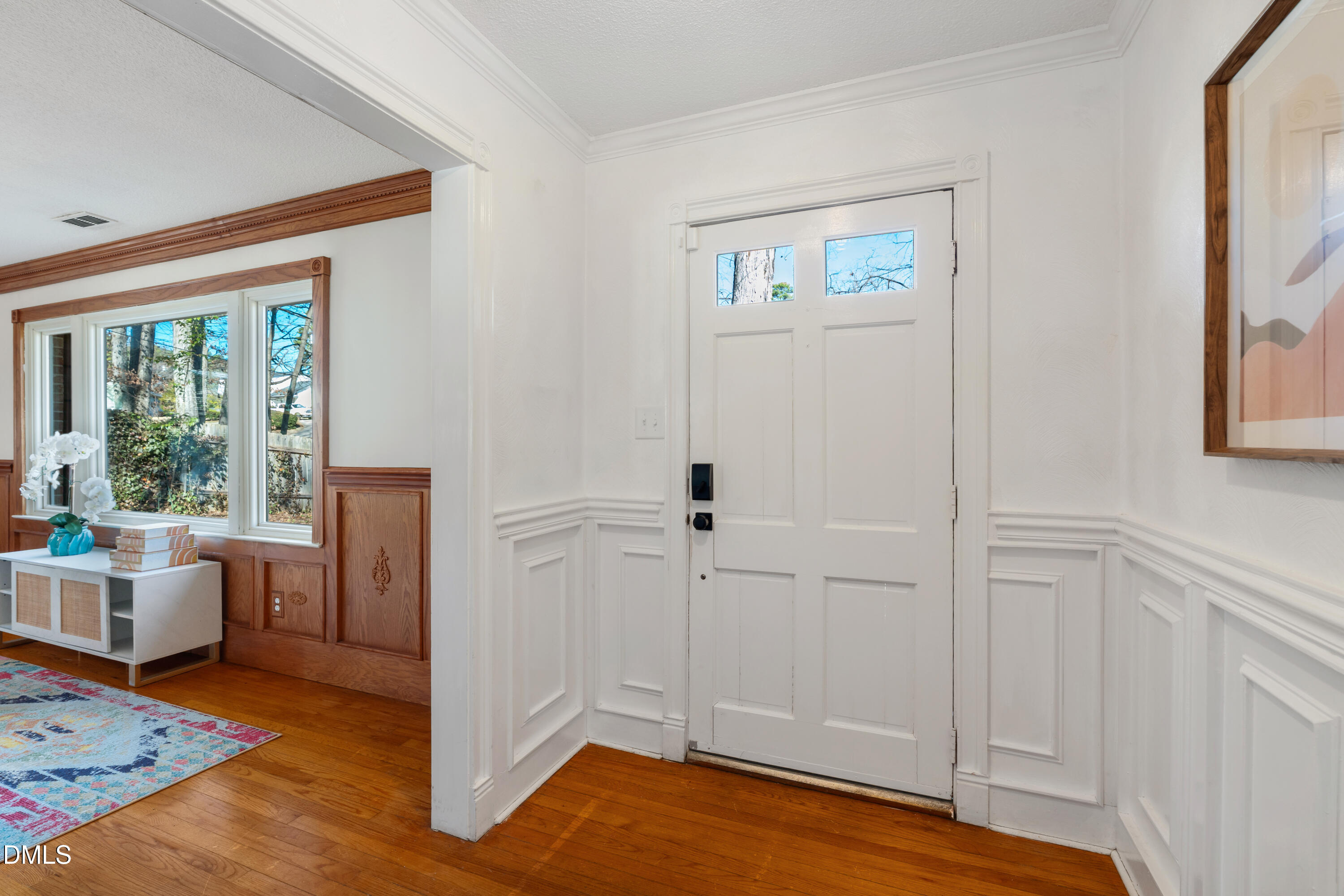 318 East Millbrook Road Raleigh, NC 27609 - Photo 14 of 45 318 E Millbrook-15