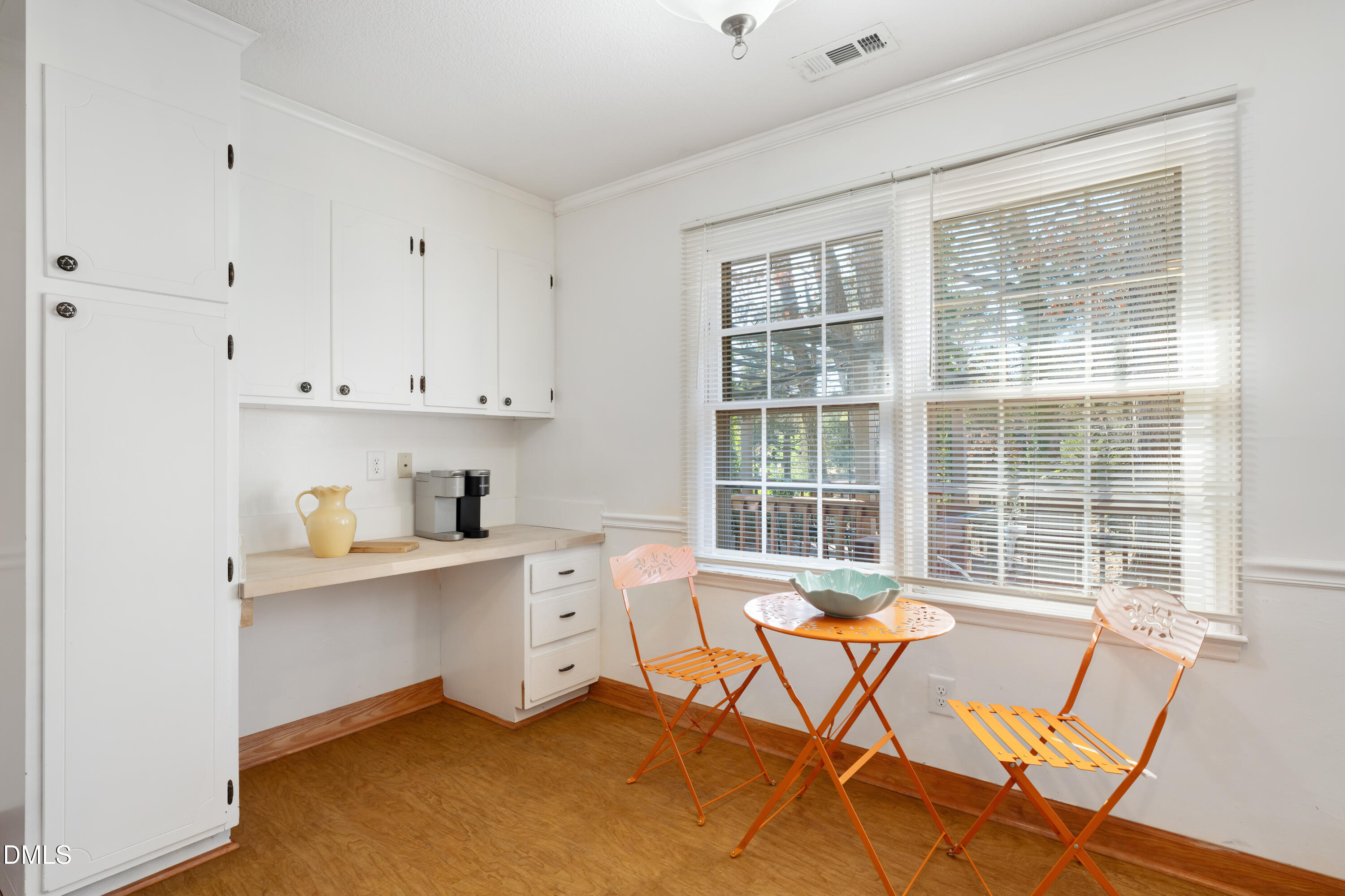 318 East Millbrook Road Raleigh, NC 27609 - Photo 18 of 45 318 E Millbrook-24