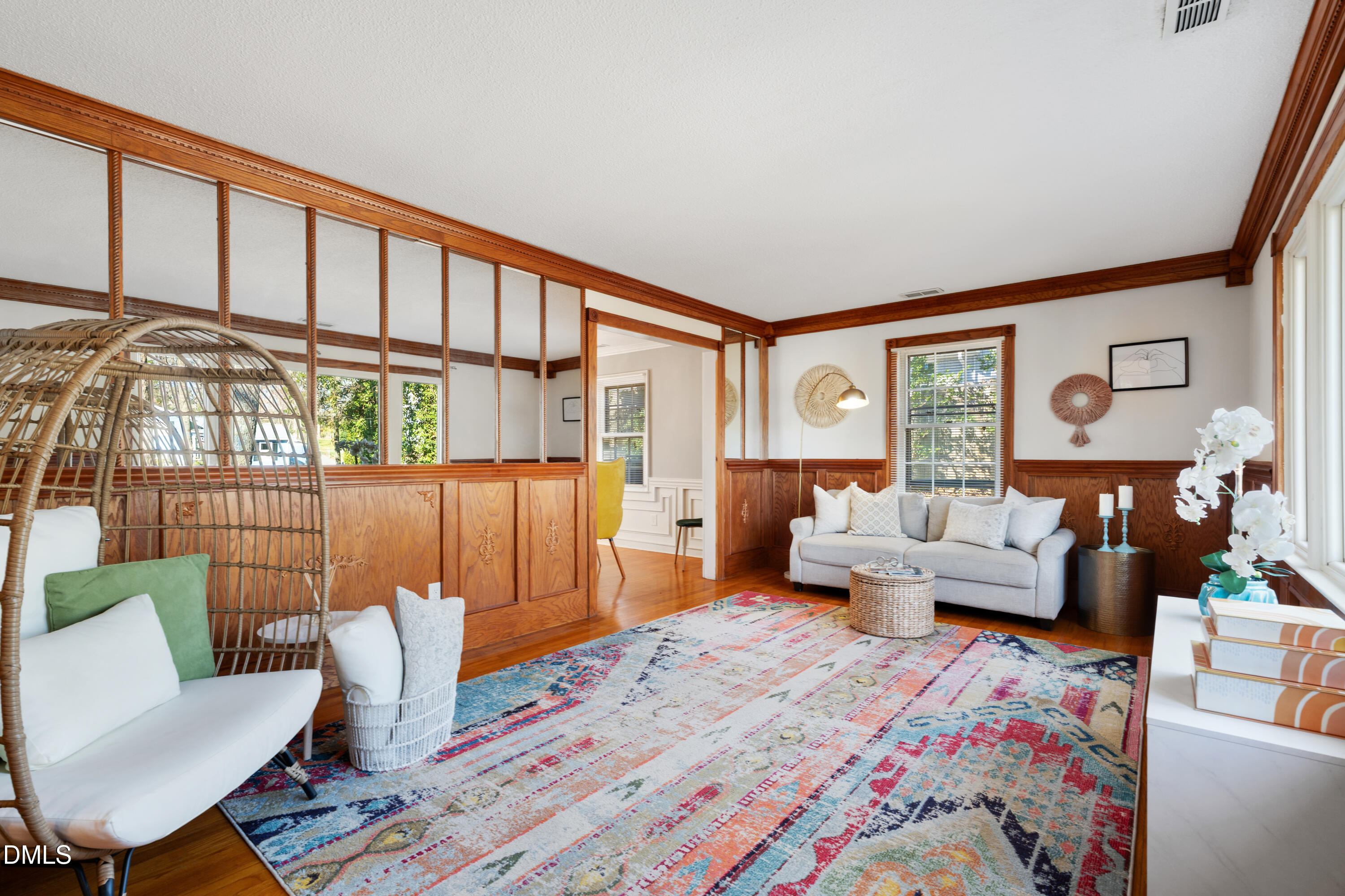 318 East Millbrook Road Raleigh, NC 27609 - Photo 2 of 45 318 E Millbrook-17