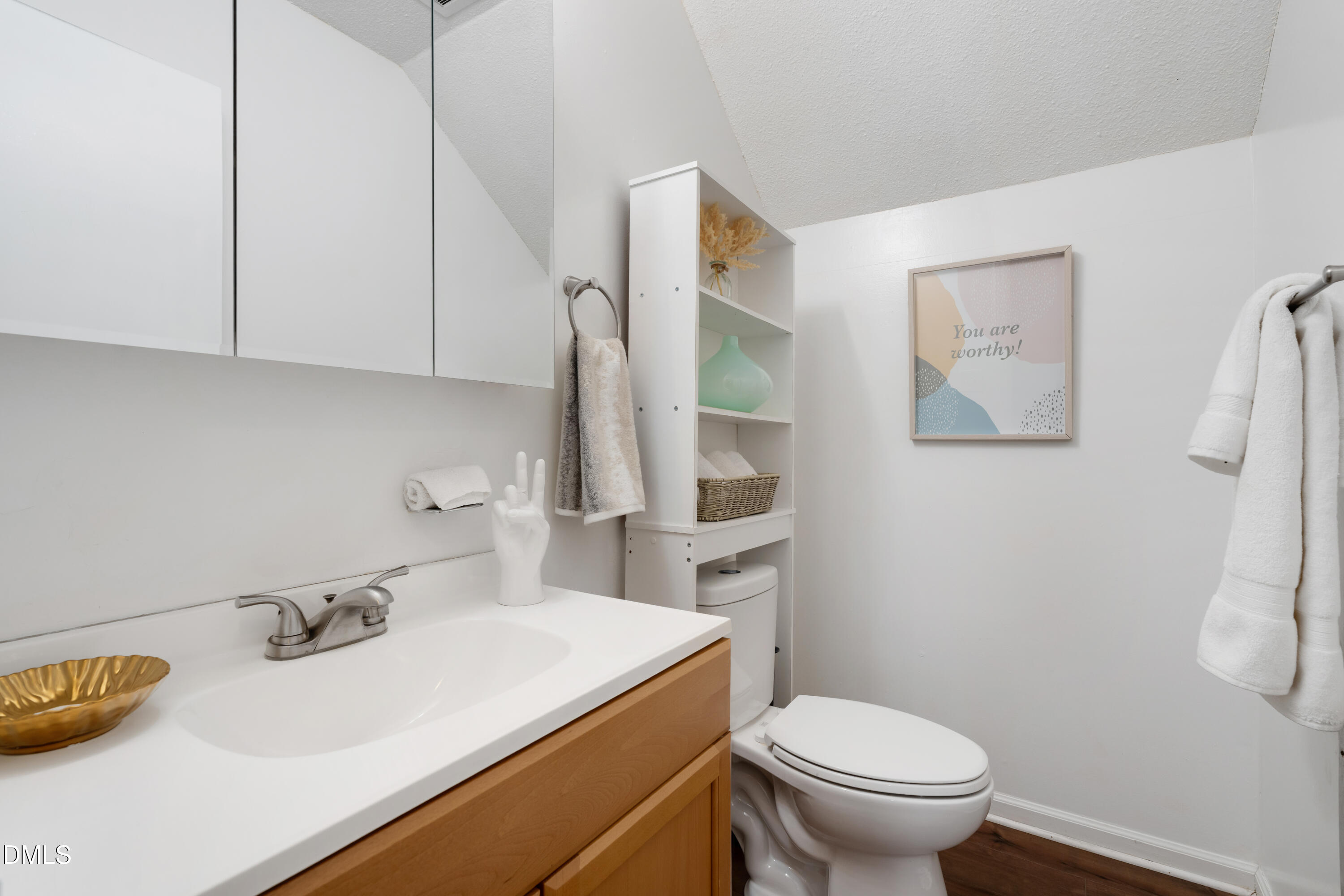 318 East Millbrook Road Raleigh, NC 27609 - Photo 29 of 45 318 E Millbrook-41