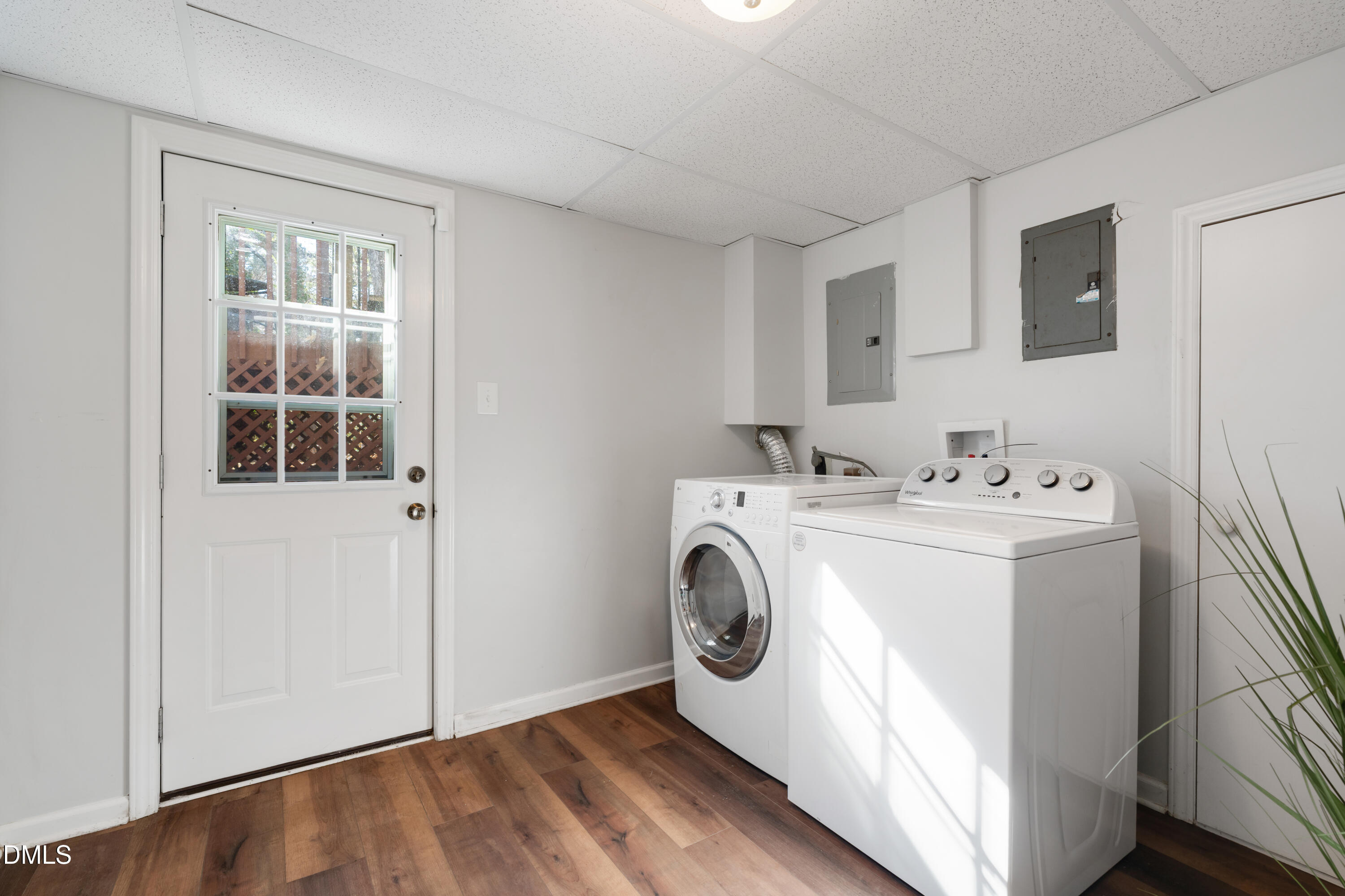 318 East Millbrook Road Raleigh, NC 27609 - Photo 30 of 45 318 E Millbrook-42