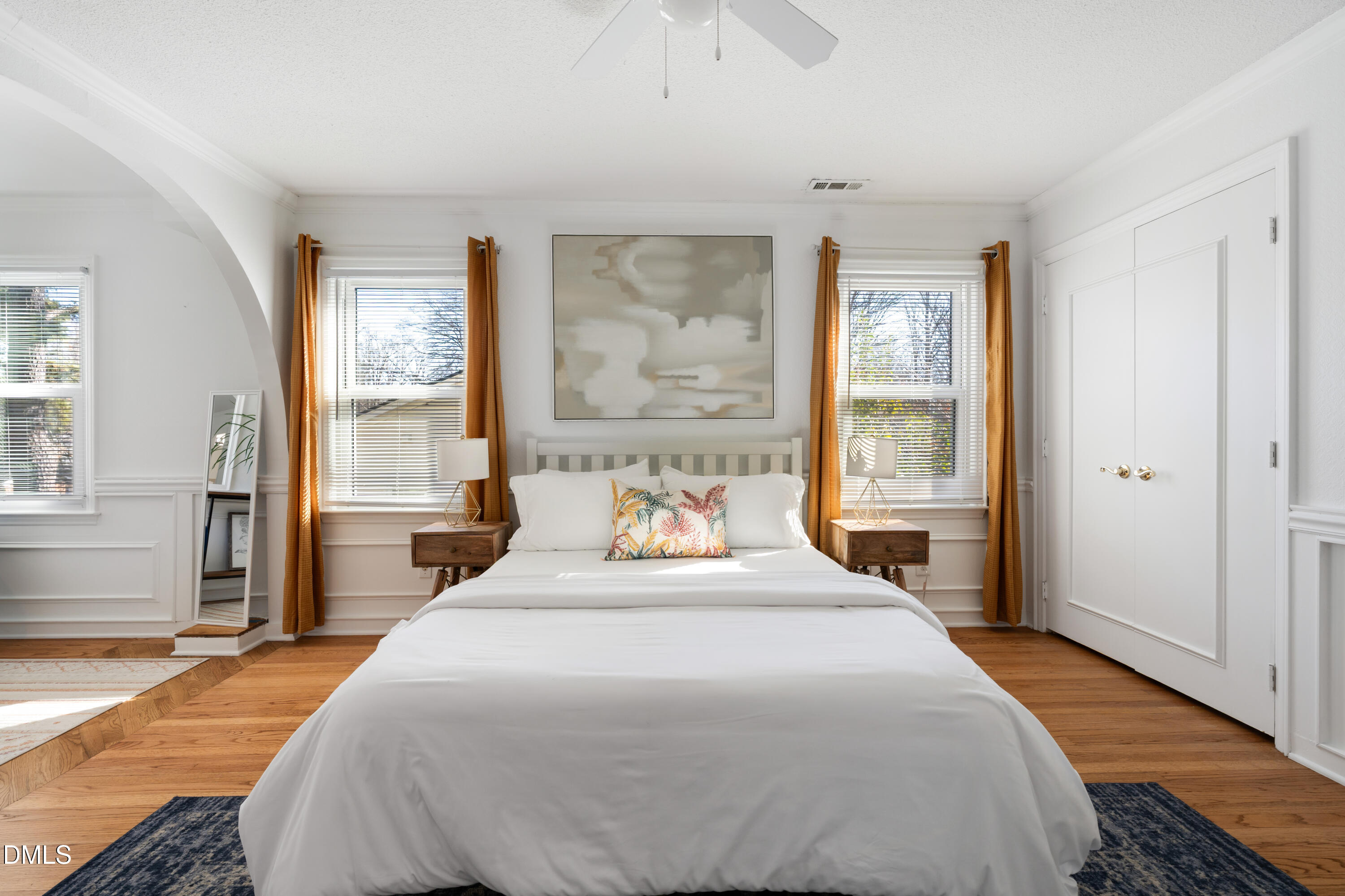 318 East Millbrook Road Raleigh, NC 27609 - Photo 5 of 45 318 E Millbrook-28