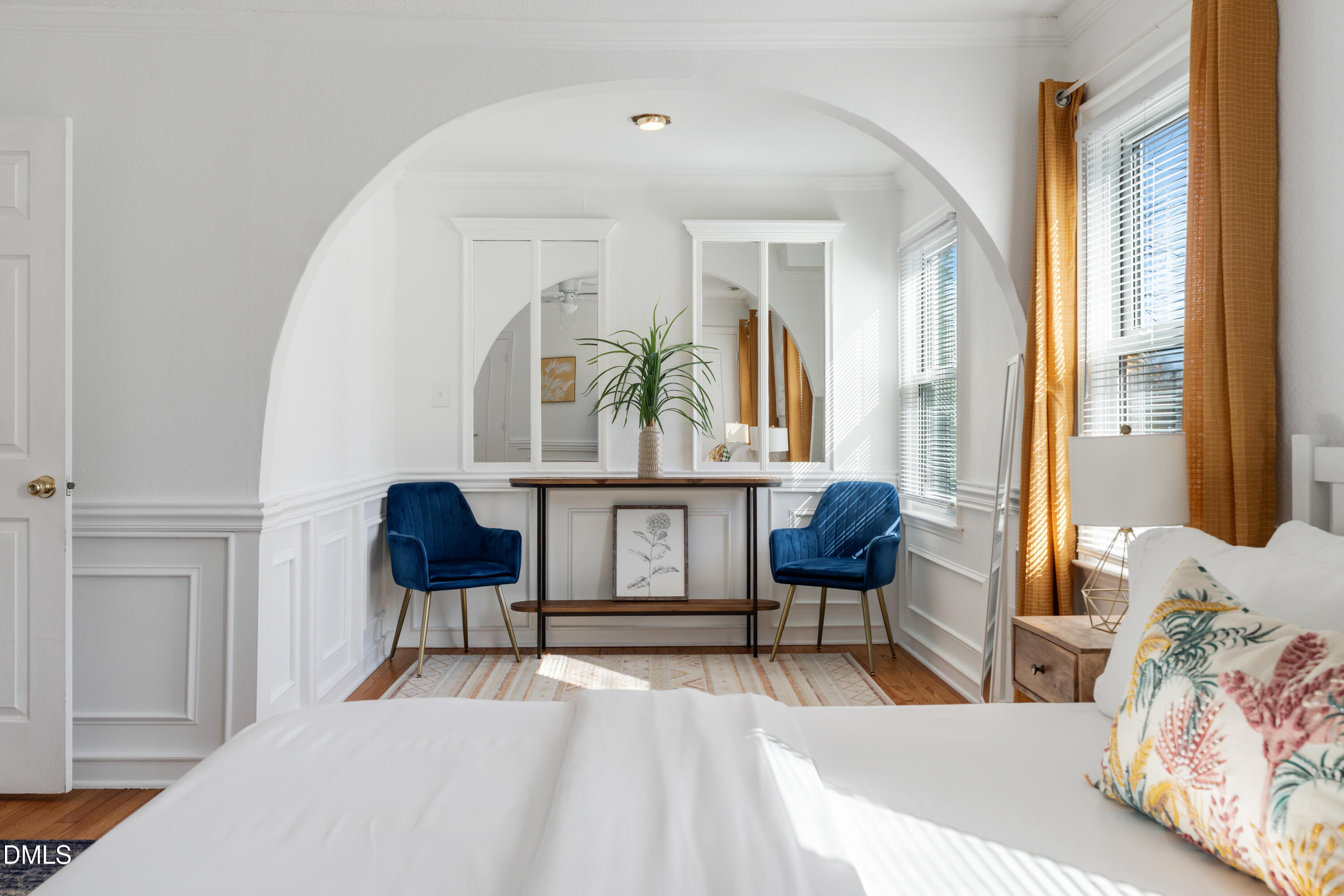 318 East Millbrook Road Raleigh, NC 27609 - Photo 7 of 45 318 E Millbrook-30