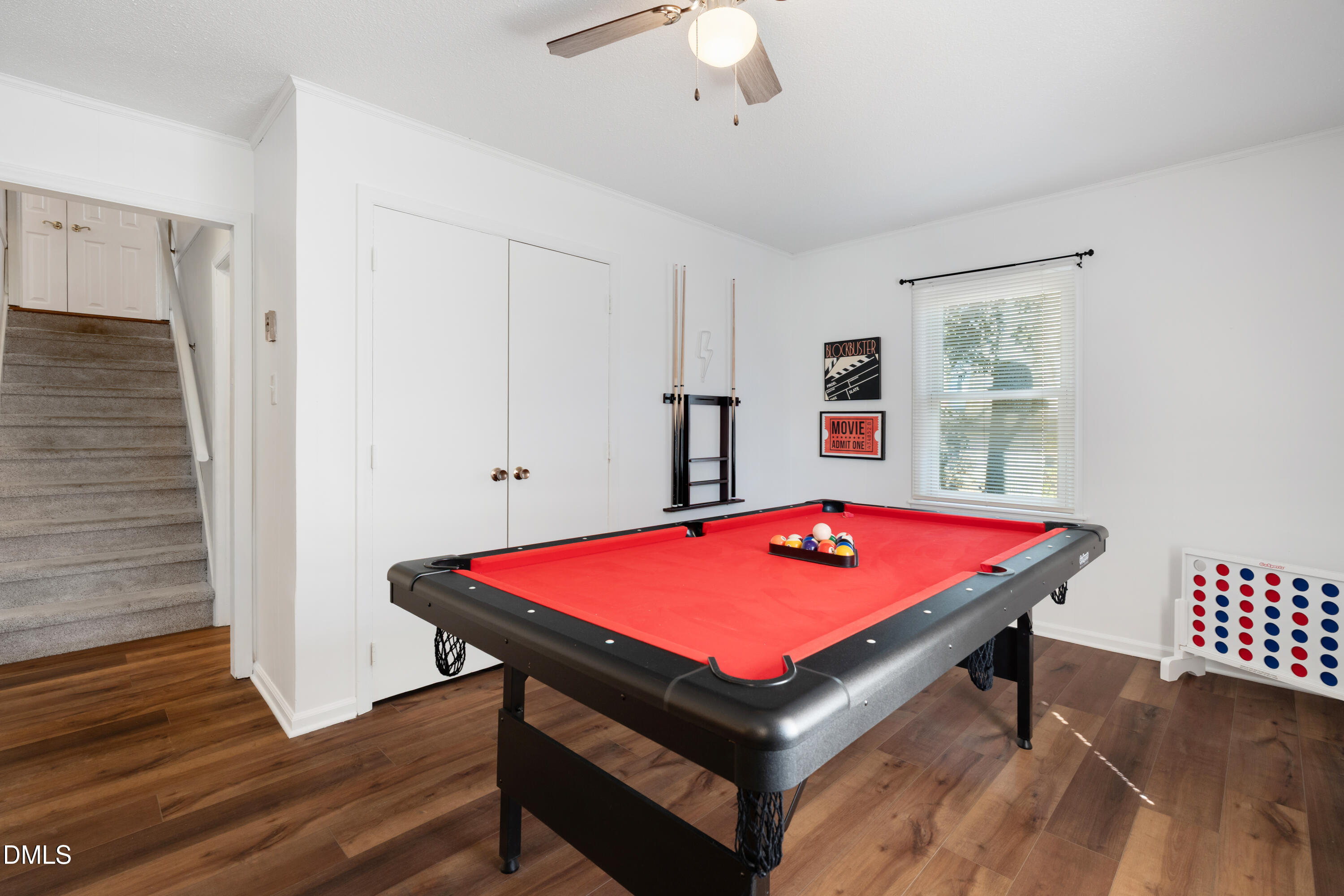 318 East Millbrook Road Raleigh, NC 27609 - Photo 9 of 45 318 E Millbrook-39