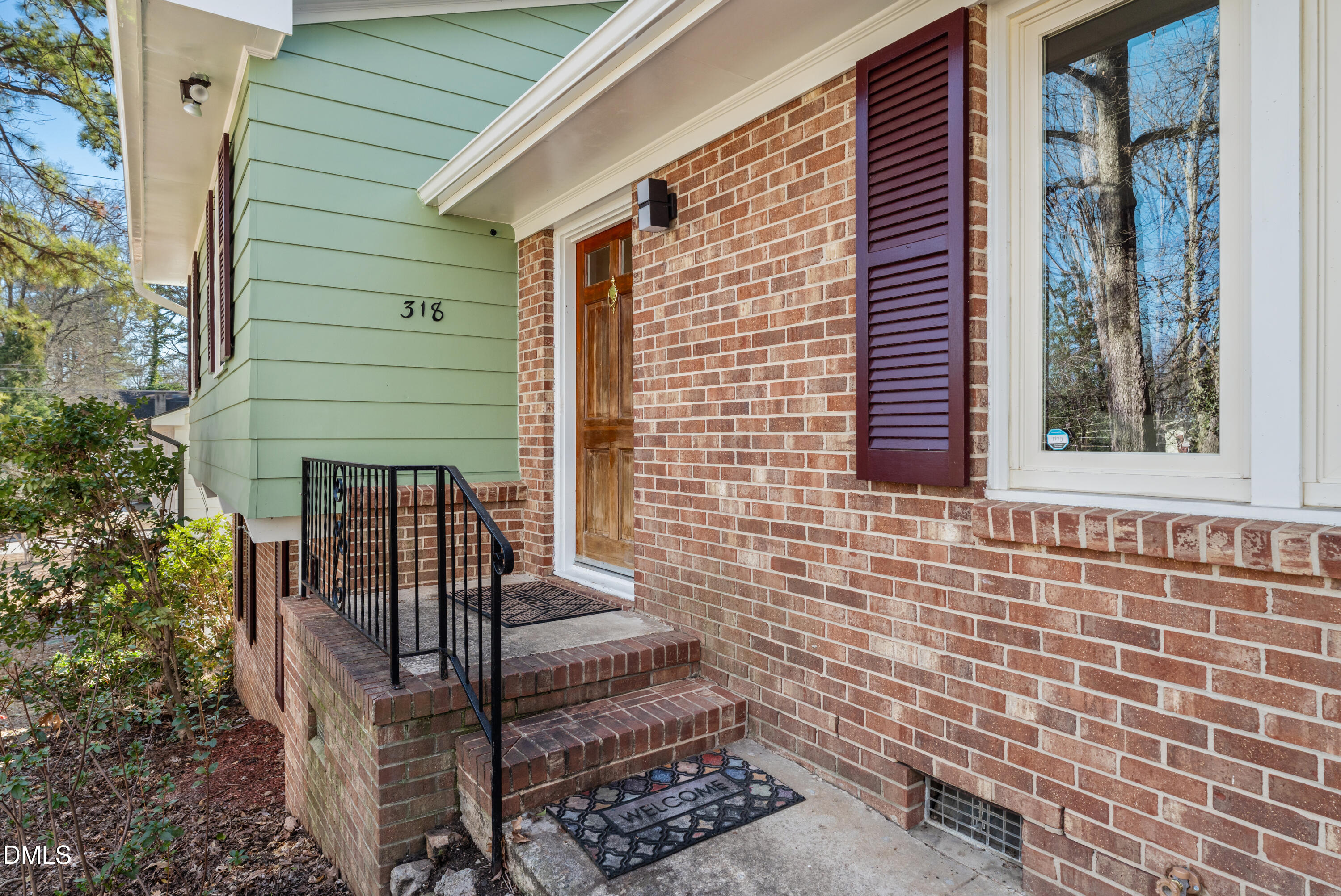 318 East Millbrook Road Raleigh, NC 27609 - Photo 10 of 45 318 E Millbrook-8