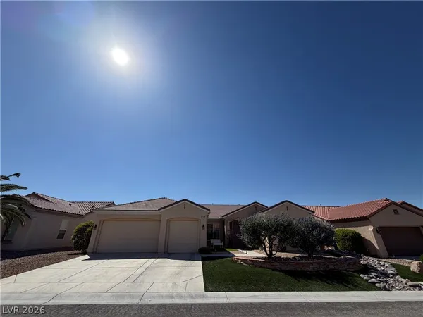 $690,000 | 2127 Clearwater Lake Drive, Henderson, NV 89044