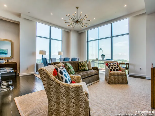 $9,750 | 4242 Broadway, Unit 1804, San Antonio, TX 78209