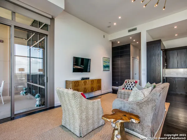 $9,750 | 4242 Broadway, Unit 1804, San Antonio, TX 78209