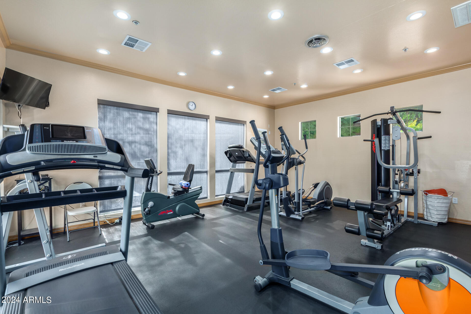 955 East Knox Road, Unit 244 Chandler, AZ 85225 - Photo 41 of 47 a view of a room with gym equipment