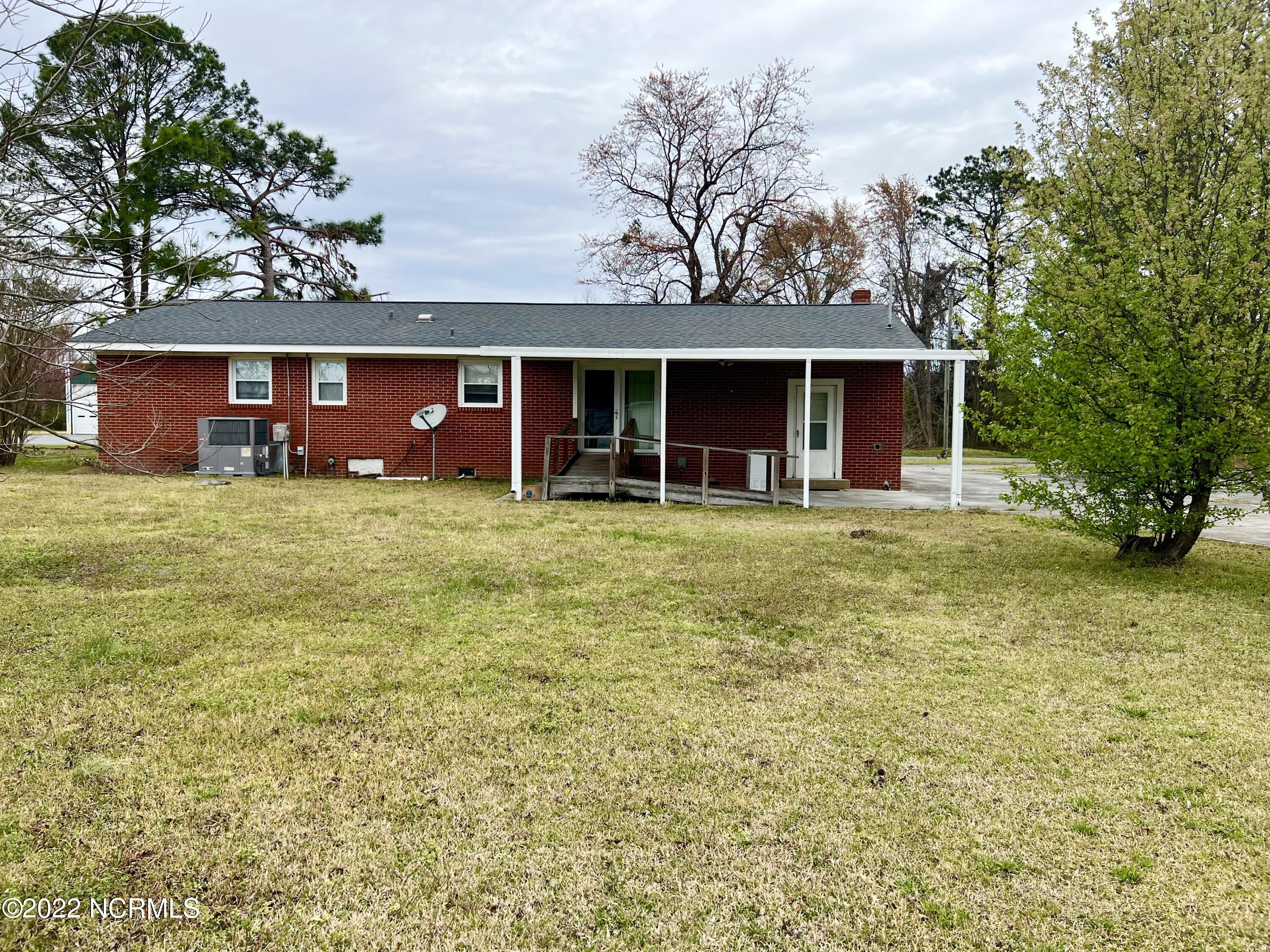 322 East Charity Road Greenevers, NC 28458 - Photo 3 of 15 1A25D751-395F-4C6D-99F4-C124D512F008