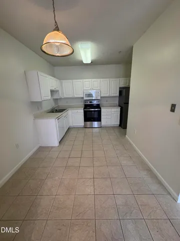 $1,400 | 2511 Friedland Place, Unit 202, Raleigh, NC 27617