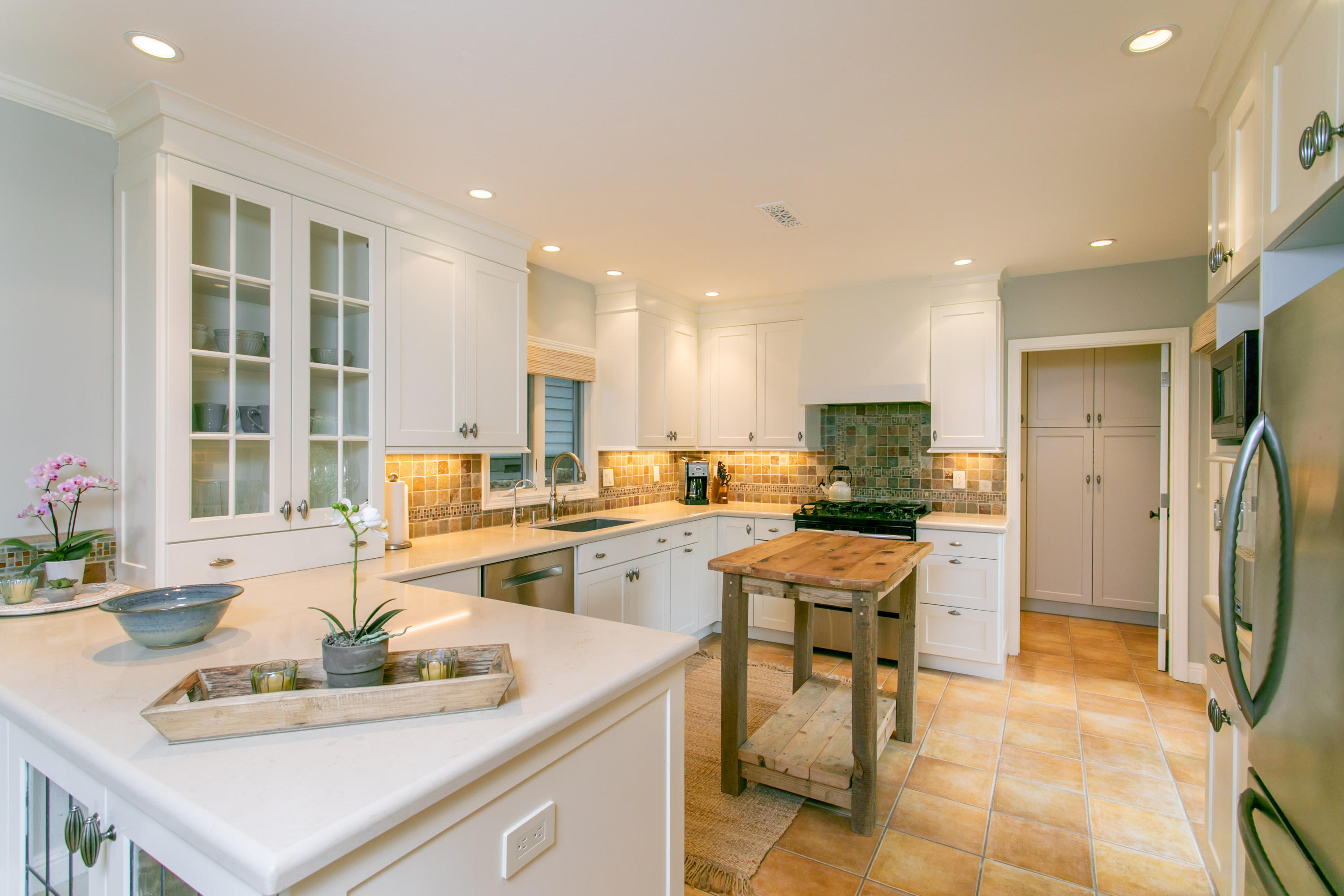 1570 Oramas Road Santa Barbara, CA 93103 - Photo 11 of 25 Kitchen
