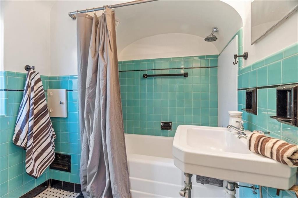 2318 Collins Road Pittsburgh, PA 15235 - Photo 22 of 36 a bathroom with a sink and mirror