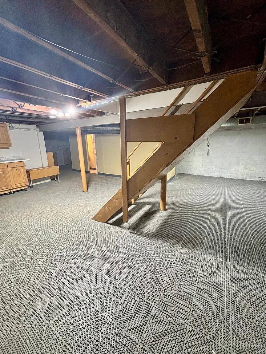 6015 Red Bank Road Cincinnati, OH 45213 - Photo 6 of 8 Gallery Image 6
