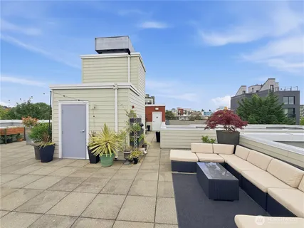 $349,950 | 232 Belmont Avenue East, Unit 202, Seattle, WA 98102