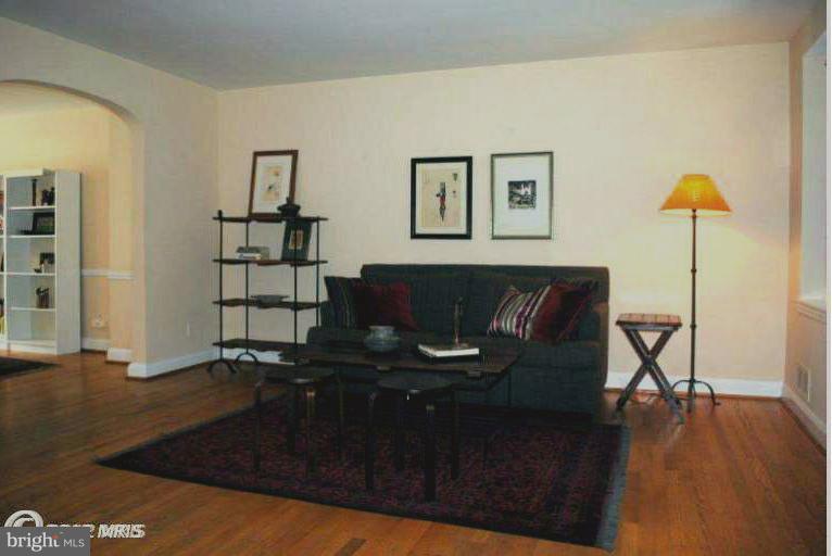 310 Stanmore Road Baltimore, MD 21212 - Photo 10 of 24 a living room with furniture