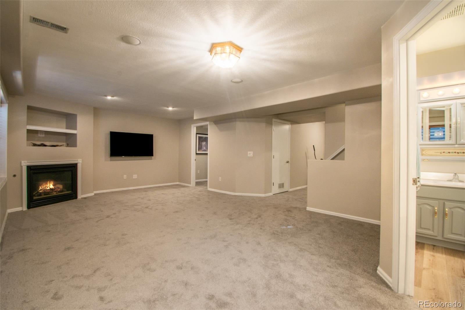 2326 Hyacinth Road Highlands Ranch, CO 80129 - Photo 30 of 38 Gallery Image 30