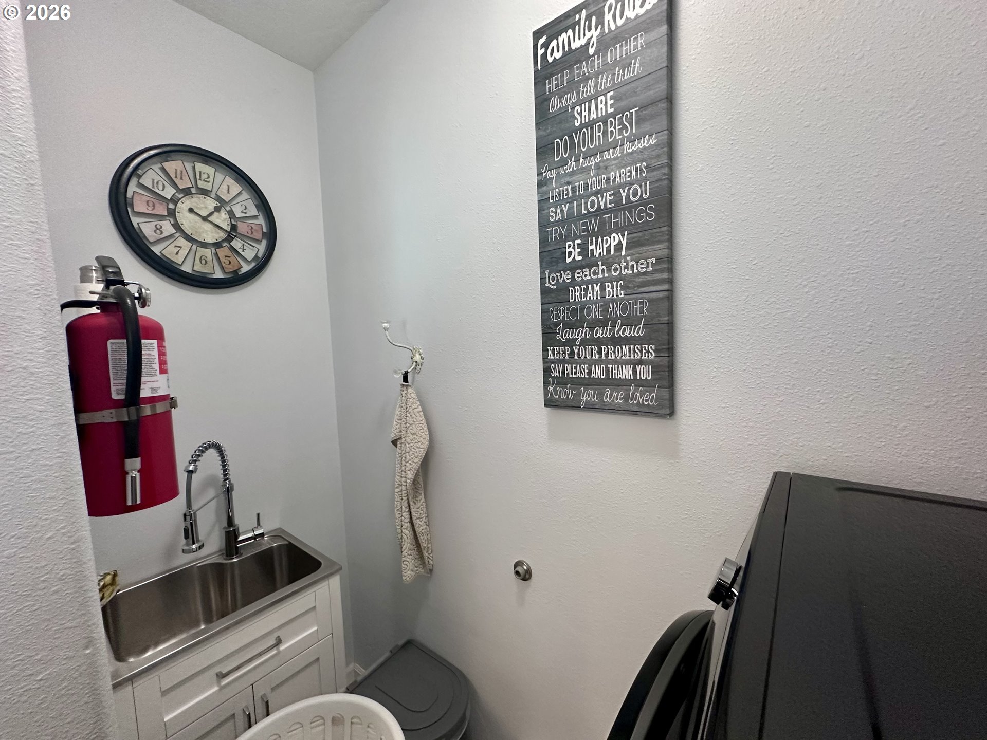 6540 E Street Springfield, OR 97478 - Photo 11 of 48 Laundry