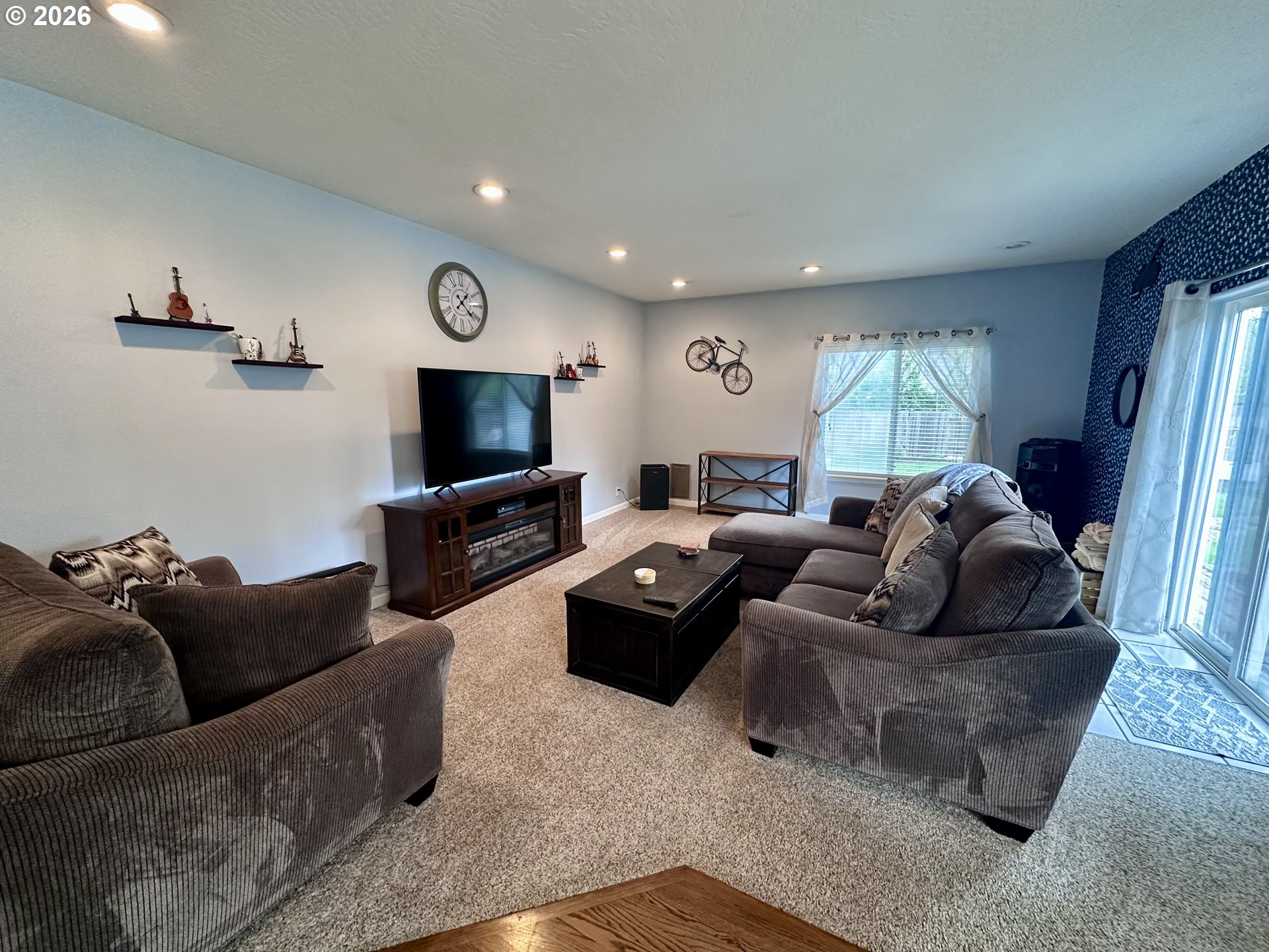 6540 E Street Springfield, OR 97478 - Photo 15 of 48 Family Room