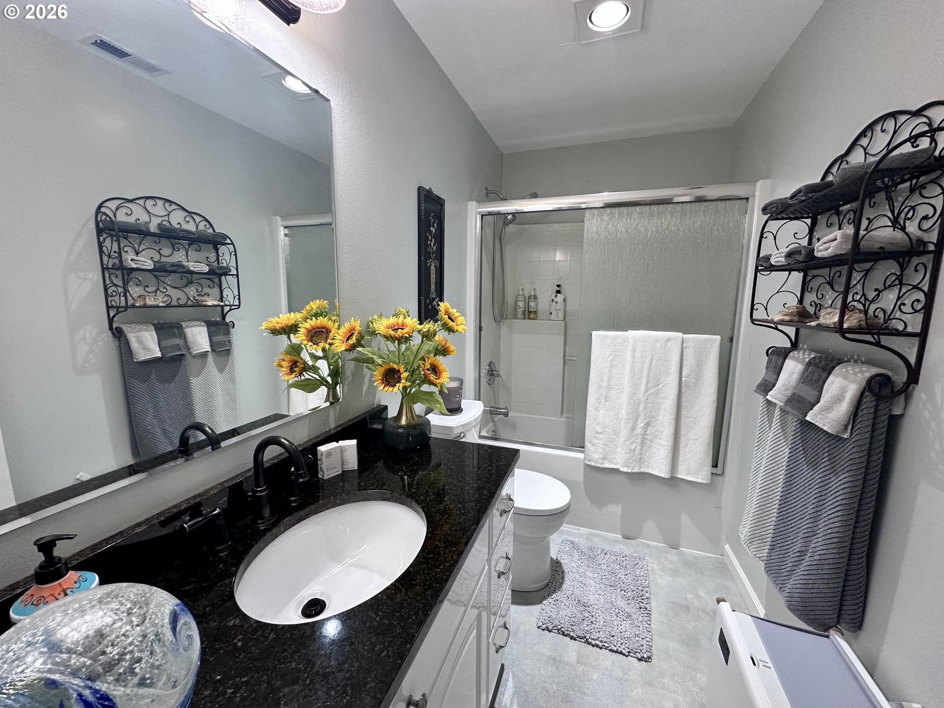 6540 E Street Springfield, OR 97478 - Photo 25 of 48 Bathroom