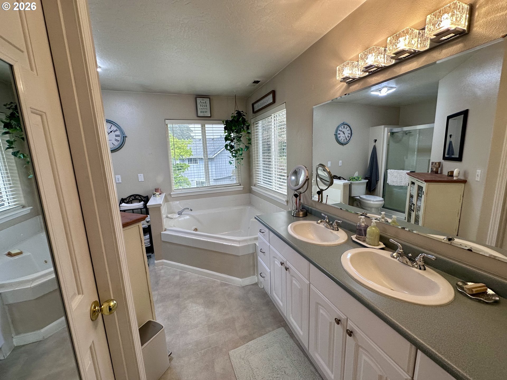 6540 E Street Springfield, OR 97478 - Photo 35 of 48 Owner's Suite Bathroom