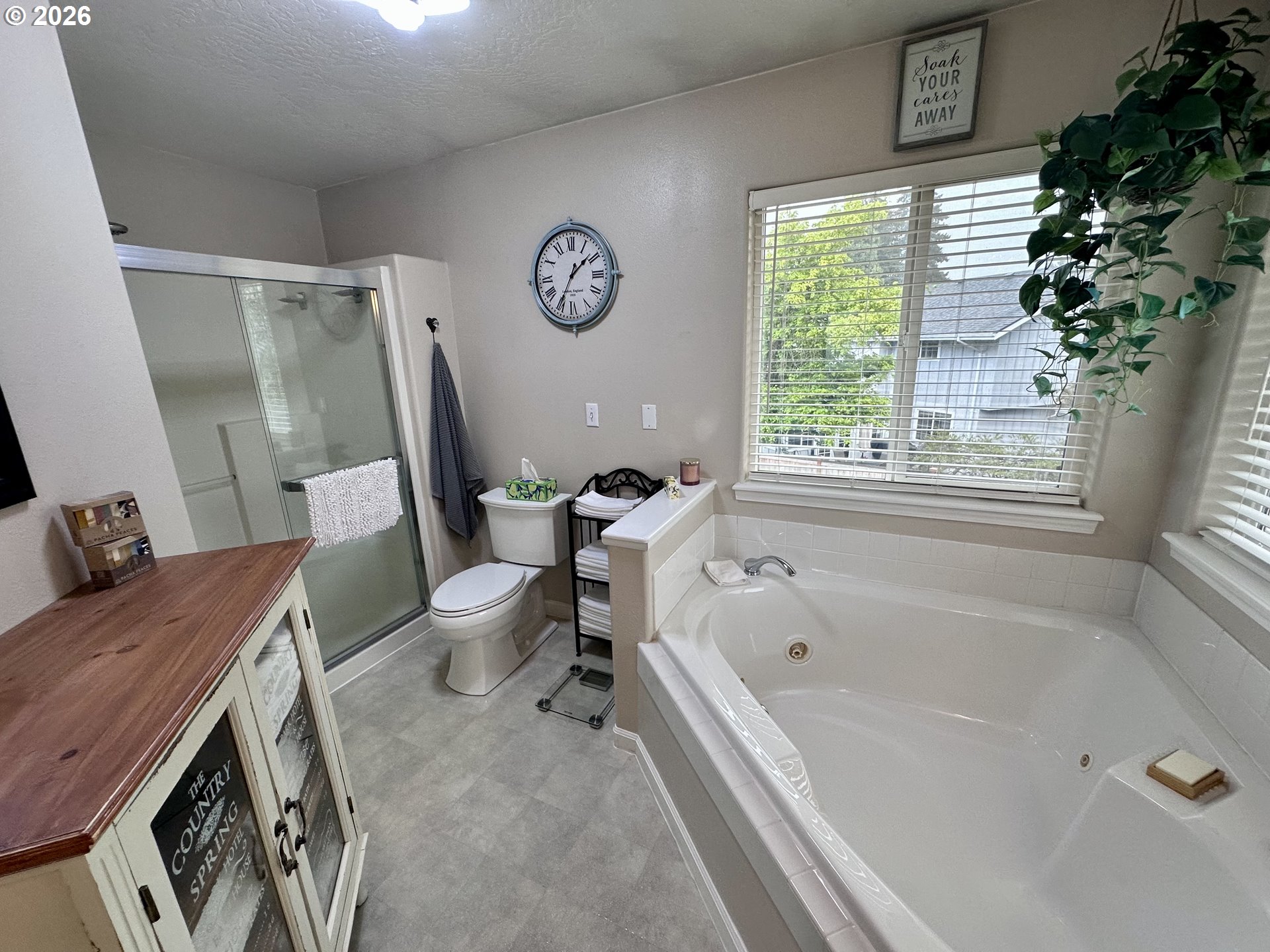 6540 E Street Springfield, OR 97478 - Photo 37 of 48 Owner's Suite Bathroom