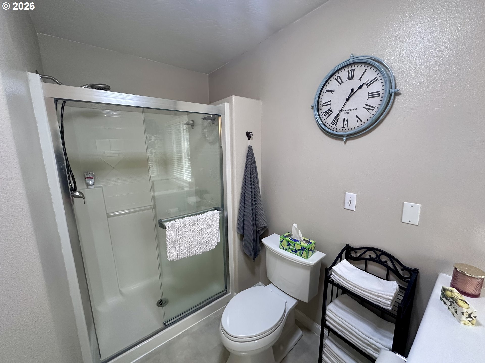 6540 E Street Springfield, OR 97478 - Photo 38 of 48 Owner's Suite Bathroom