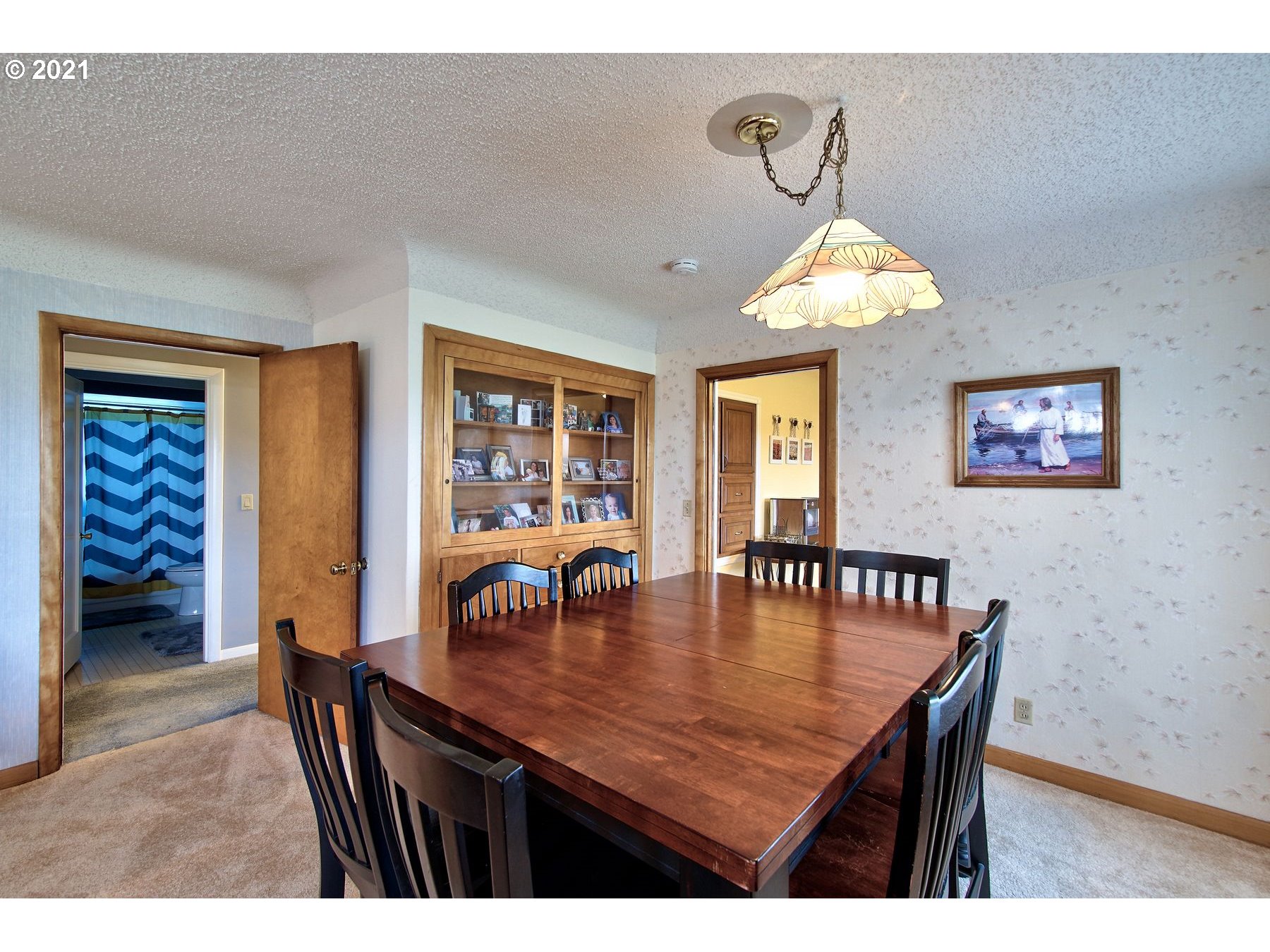 21451 River Road Northeast St. Paul, OR 97137 - Photo 7 of 32 a dining room with furniture and window
