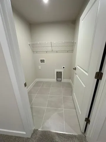 a view of walk in closet