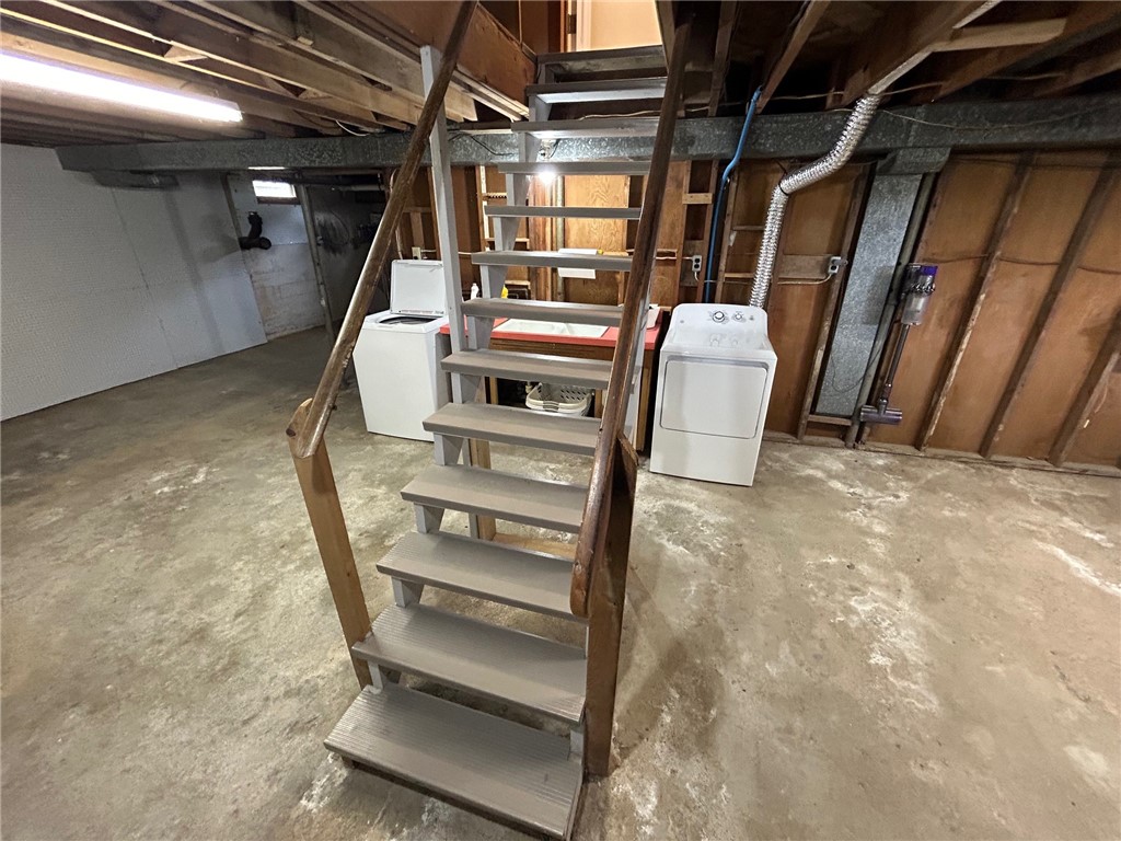 5 Myrtle Avenue Westerly, RI 02891 - Photo 32 of 34