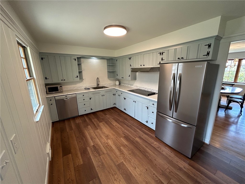 5 Myrtle Avenue Westerly, RI 02891 - Photo 4 of 34