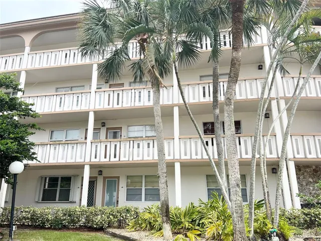 $164,900 | 3002 Portofino Isle, Unit E3, Coconut Creek, FL 33066