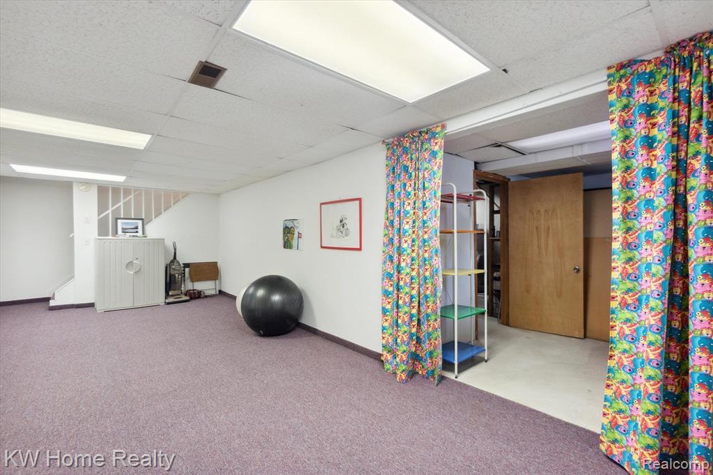 1660 Ridgecrest Rochester, MI 48306 - Photo 40 of 54