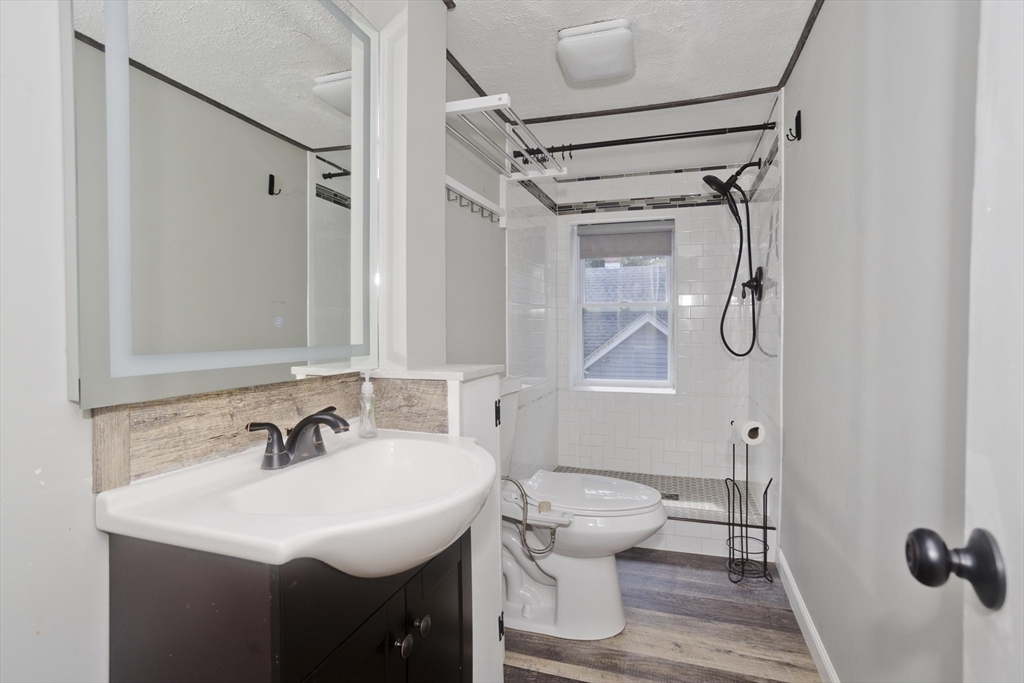 121 Dorset Street Springfield, MA 01108 - Photo 19 of 40