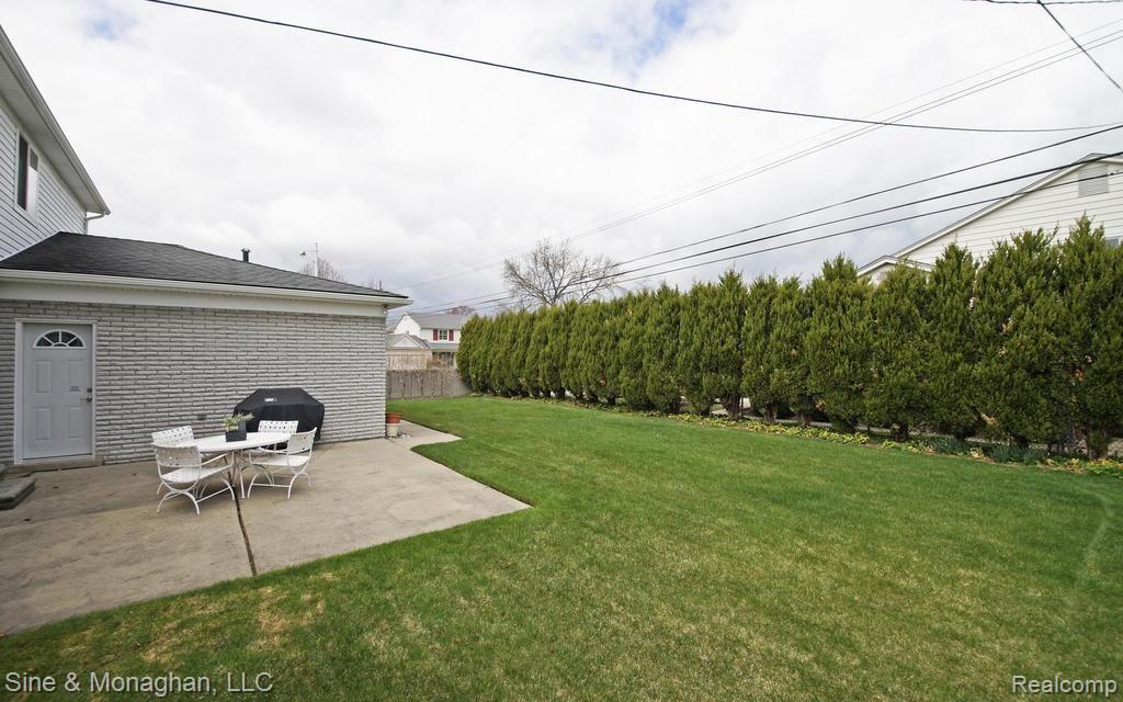 592 Canterbury Road Grosse Pointe, MI 48236 - Photo 29 of 30 29-photo-web-1024x640-114041.jpg