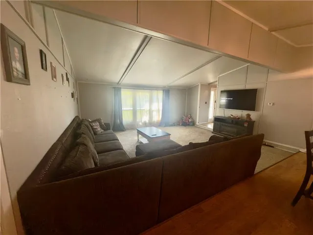 $222,500 | 124 Hillcrest Drive, Nevada, MO 64772