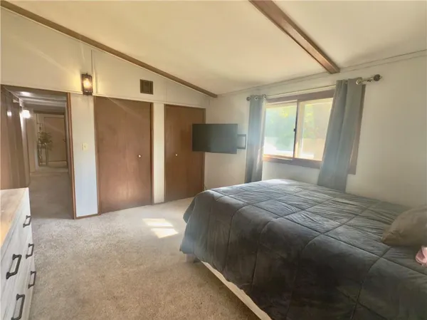 $215,000 | 124 Hillcrest Drive, Nevada, MO 64772