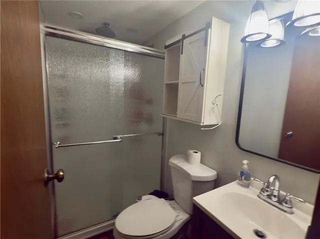 $222,500 | 124 Hillcrest Drive, Nevada, MO 64772