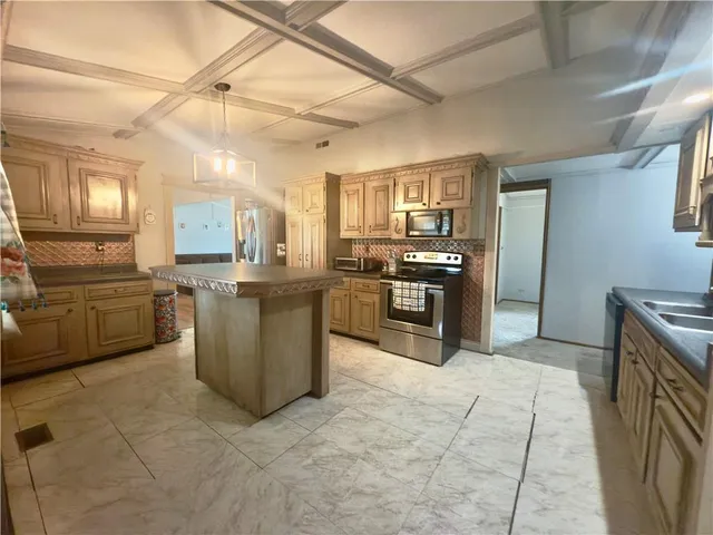 $222,500 | 124 Hillcrest Drive, Nevada, MO 64772