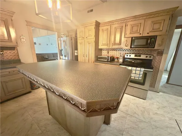 $215,000 | 124 Hillcrest Drive, Nevada, MO 64772