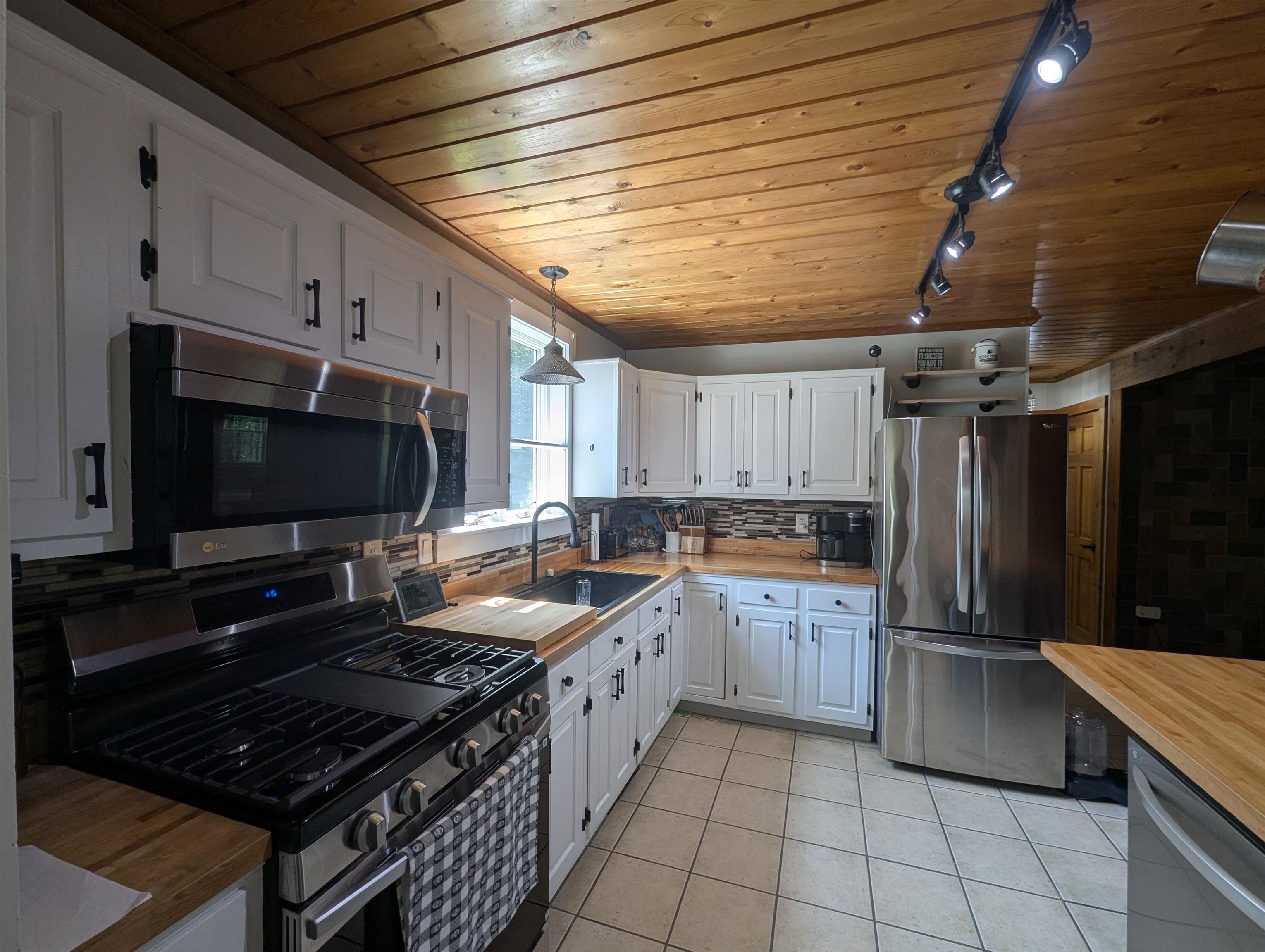 98 Darby Hill Road Rockingham, VT 05101 - Photo 10 of 51