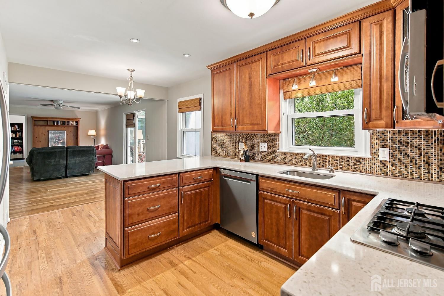 95 Maple Stream Road East Windsor, NJ 08520 - Photo 12 of 36 Gallery Image 12